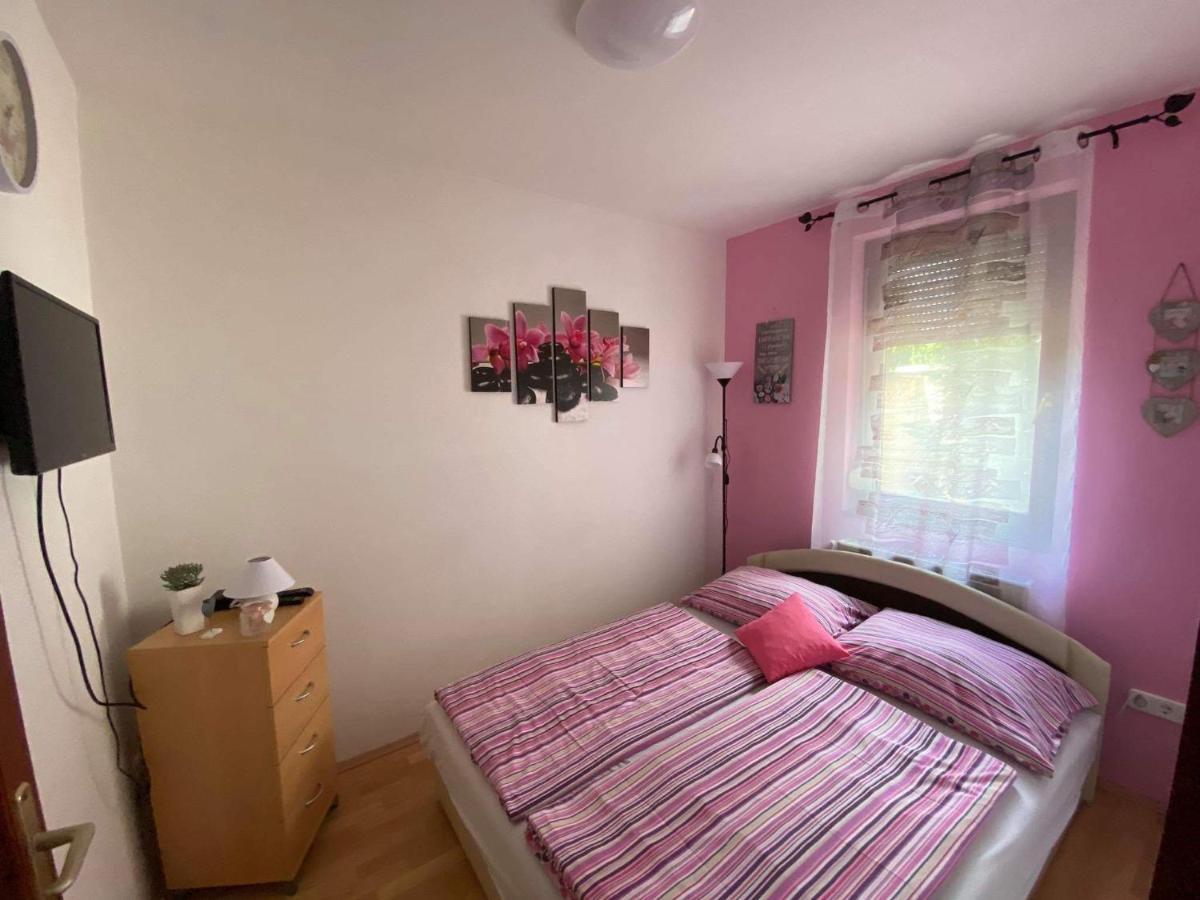 Hellasz Apartman ギュラ エクステリア 写真