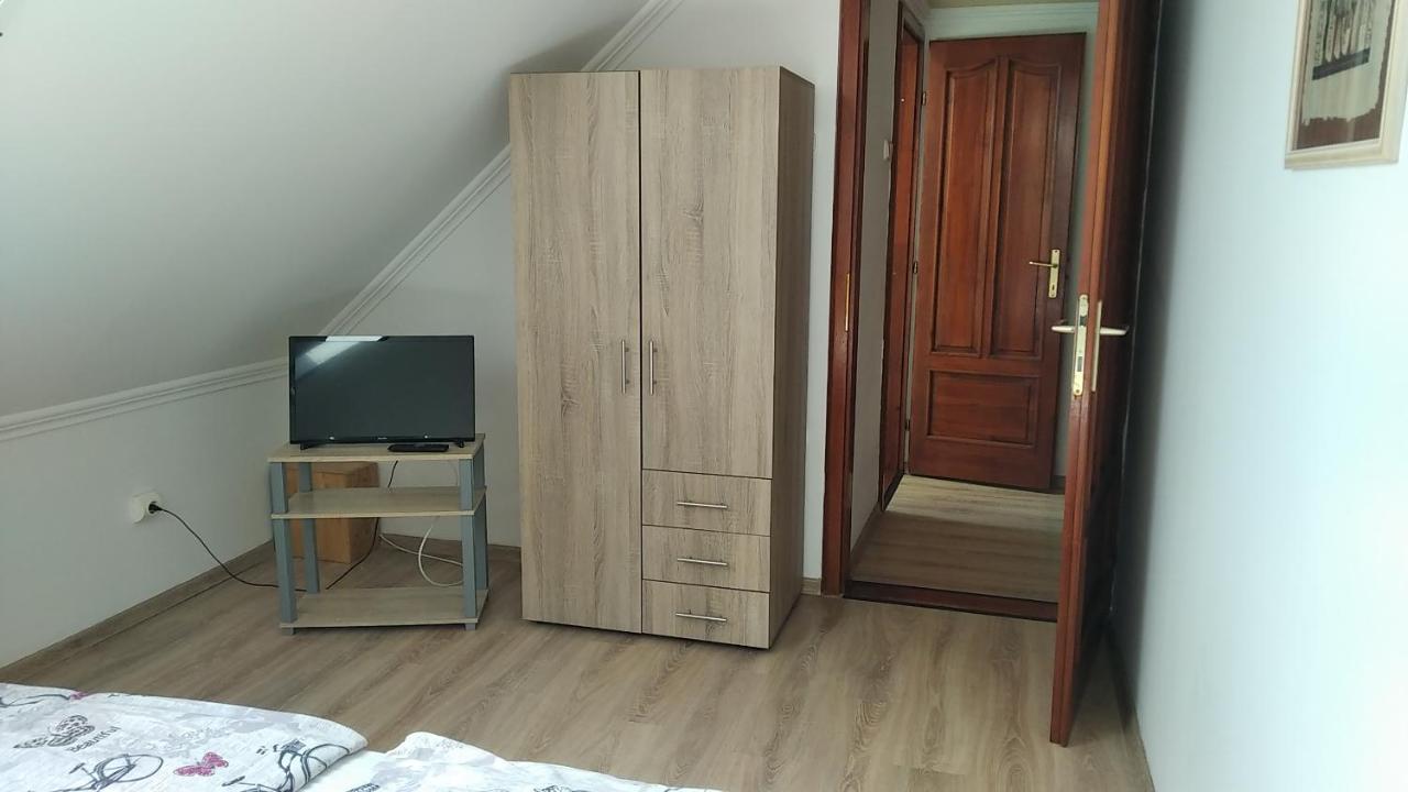 Hellasz Apartman ギュラ エクステリア 写真