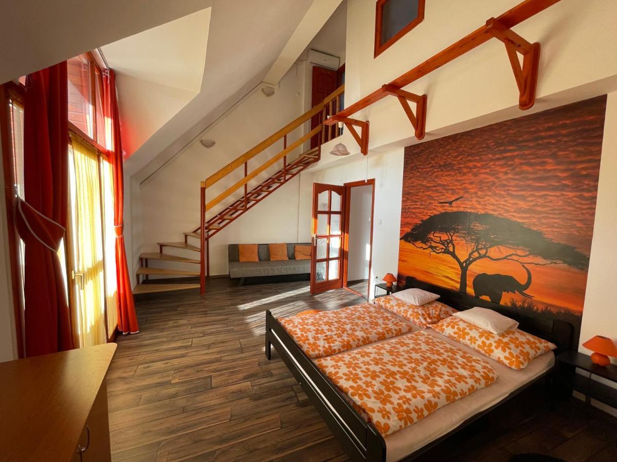 Hellasz Apartman ギュラ エクステリア 写真