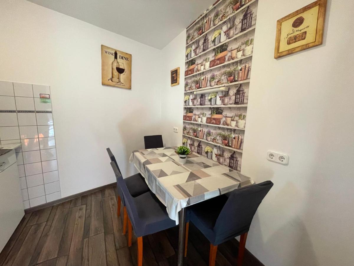 Hellasz Apartman ギュラ エクステリア 写真