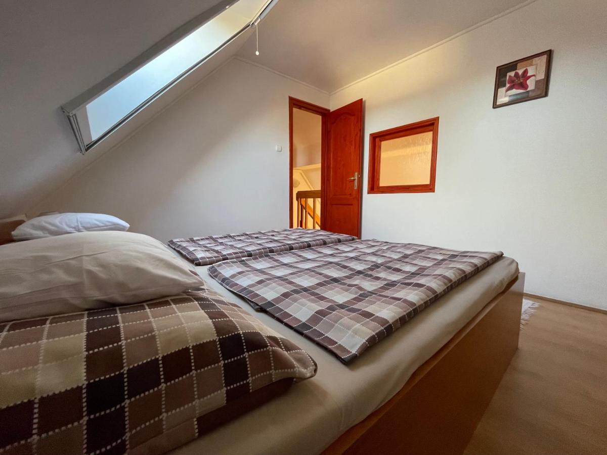 Hellasz Apartman ギュラ エクステリア 写真
