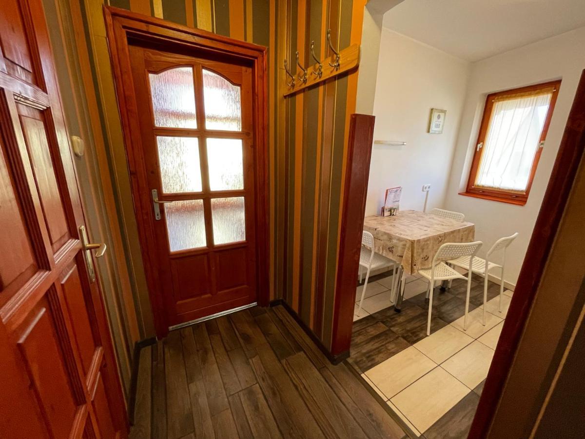 Hellasz Apartman ギュラ エクステリア 写真